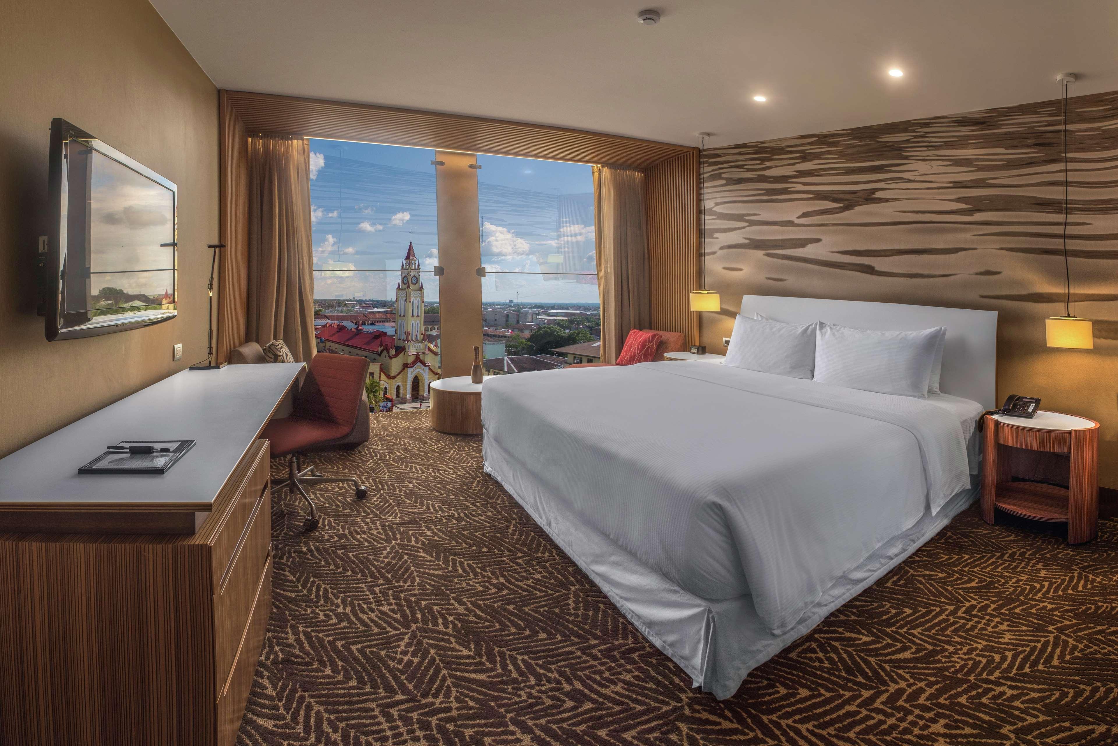 Hotel Doubletree By Hilton Iquitos Exteriér fotografie