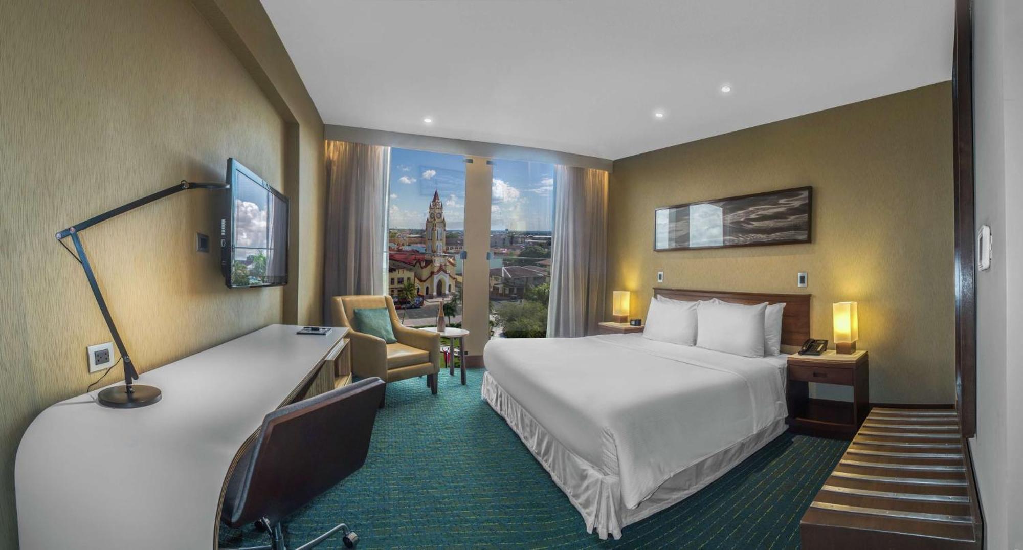 Hotel Doubletree By Hilton Iquitos Exteriér fotografie