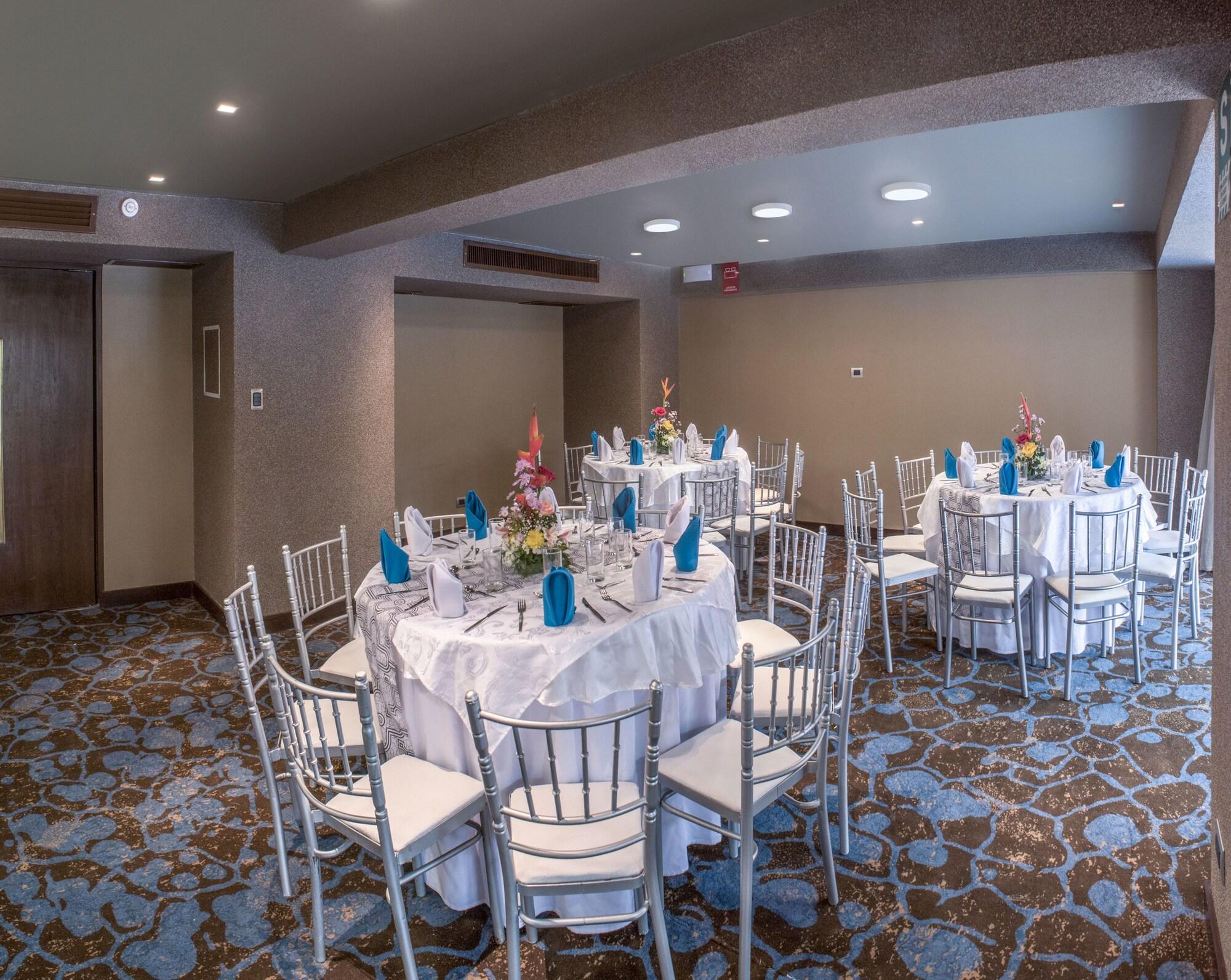 Hotel Doubletree By Hilton Iquitos Exteriér fotografie